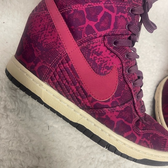Nike Dunk Sky Hi High Print Python Hidden Wedge Heel Snake Fuchsia Womens Sz 7 - Picture 7 of 8